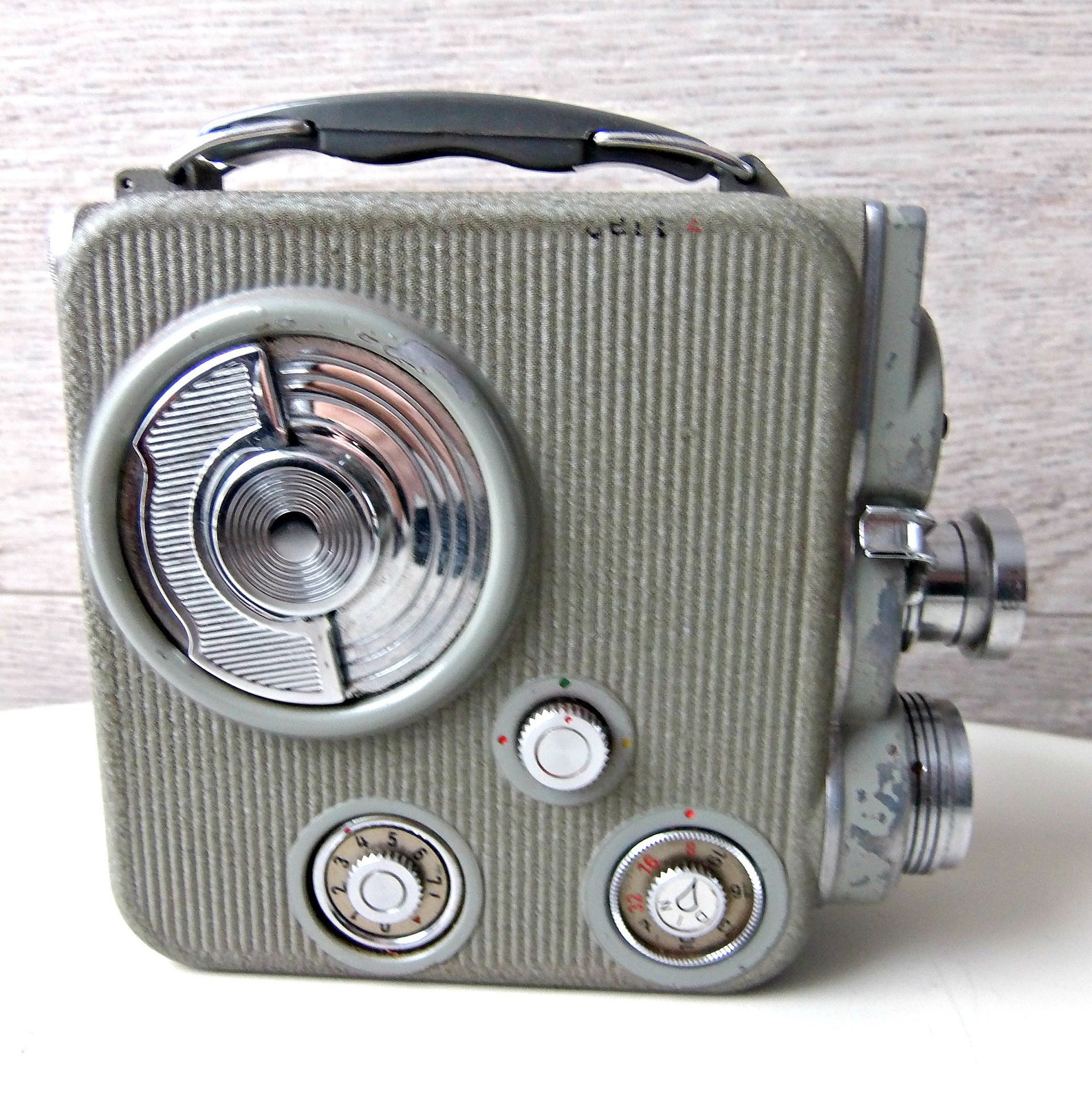 Caméra 8mm Vintage EUMIG S2 – Occasion – Fonctionnelle