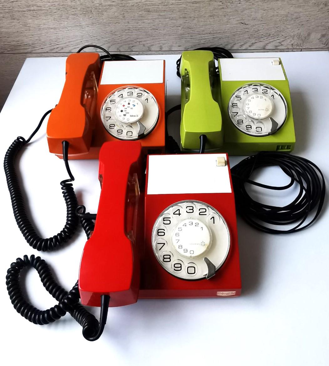 ISKRA レトロ電話機 Retro Telephone Iskra /70's /vintage Telephone / Vintage Red