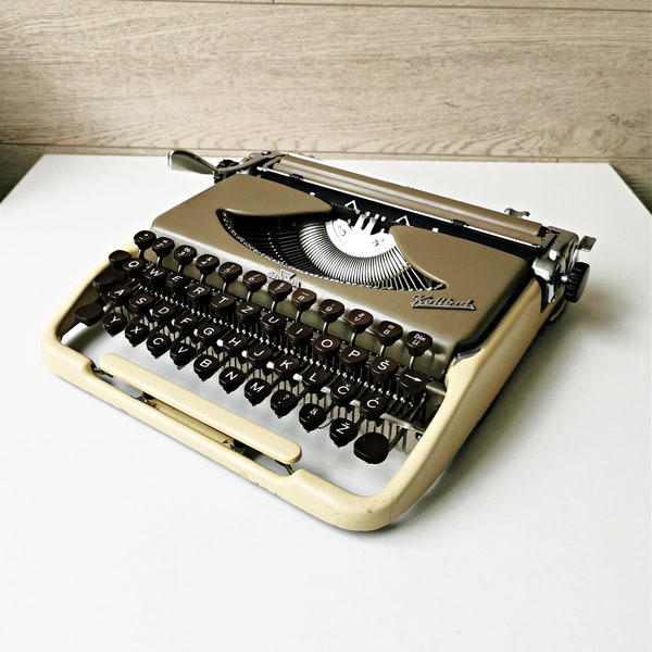 Vintage Groma Kolibri typewriter