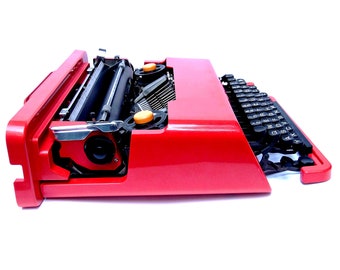 象徴的なオリベッティ・バレンタイン・タイプライター - Etsy 日本