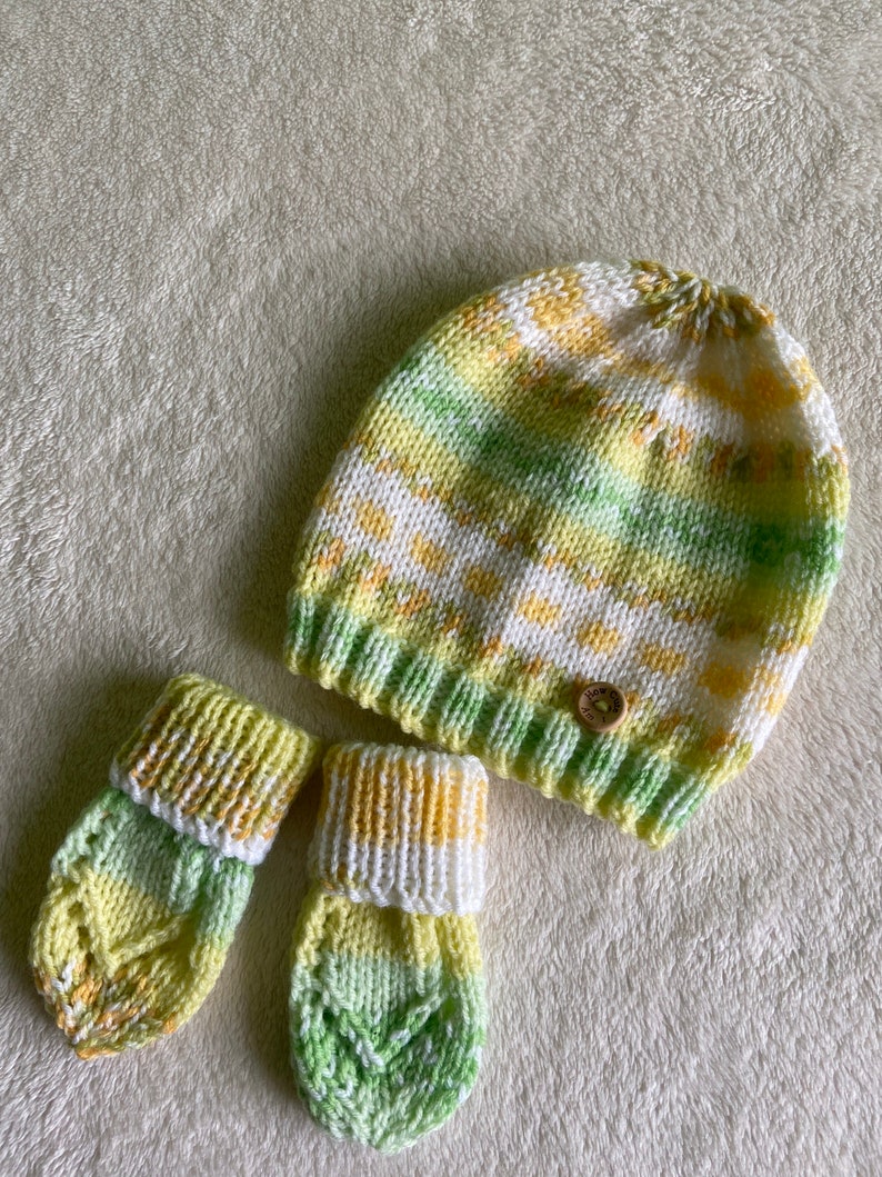 rainbow baby hat knitted baby clothes knitted baby mittens size 0-6 months yellow baby hat green baby hat Knitted baby hat