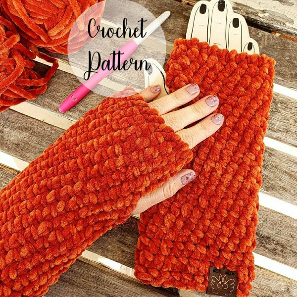 Crochet Pattern | Velvet Fingerless Gloves