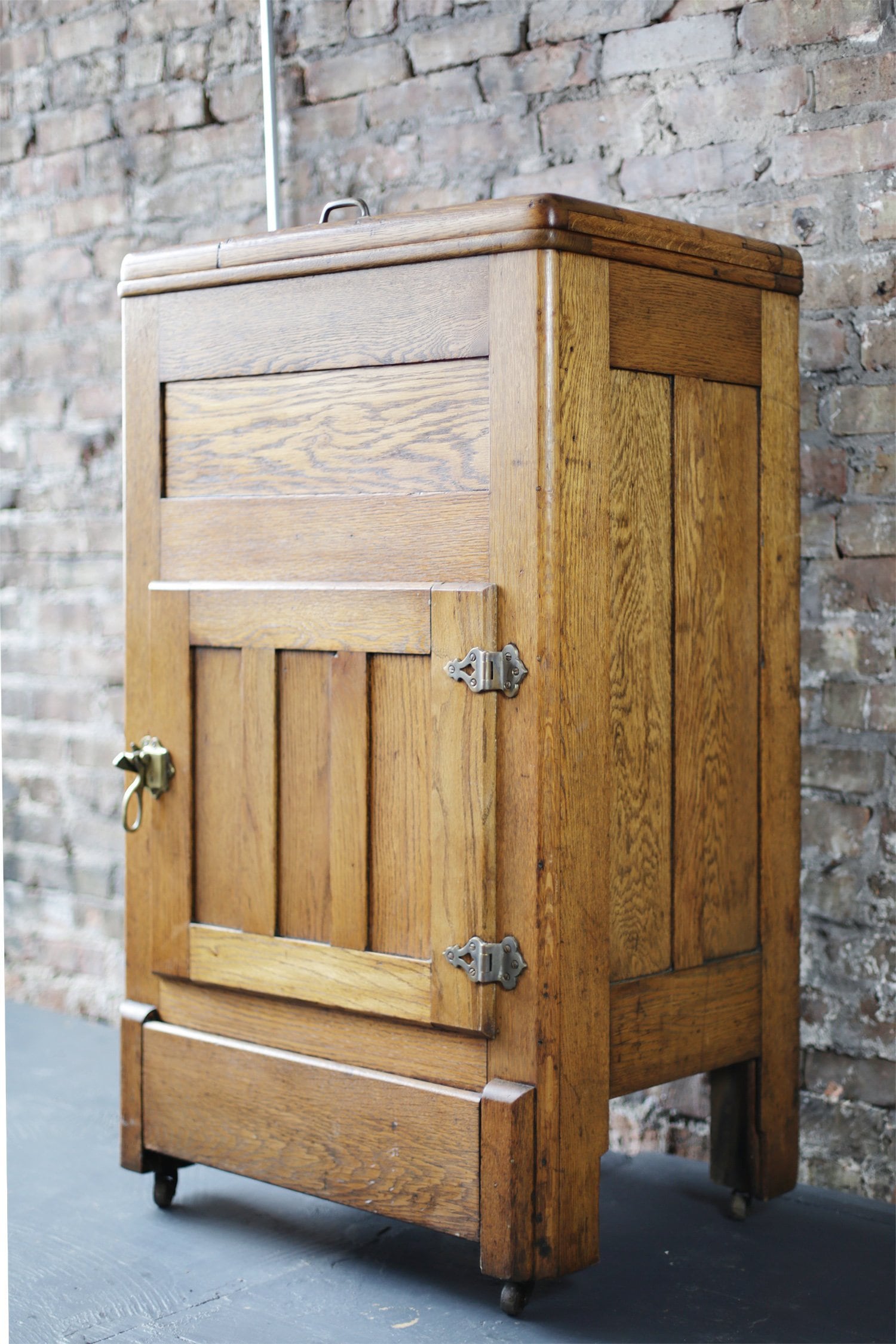 Antique Japanese Tajimashikiseisakusho Oak Wood Ice Box Freezer