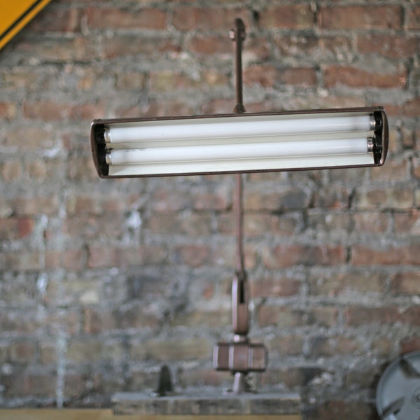 classic vintage floating fixture lamp by Dazor model p-2534