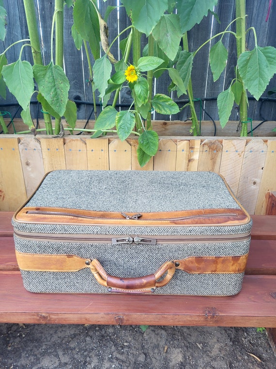 Vintage Hartmann tweed and leather suitcase, retro tr… Gem