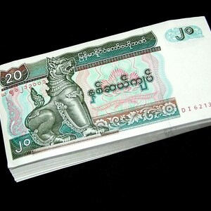 100 Pcs x Myanmar 20 KYATS 1994 P 72 ABOUT UNCIRCULATED bundle