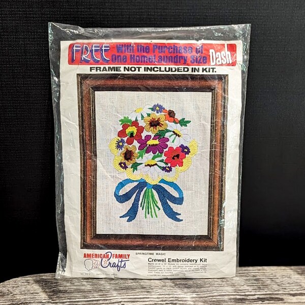 Vintage Springtime Magic Floral Crewel Embroidery Kit American Family Crafts NOS