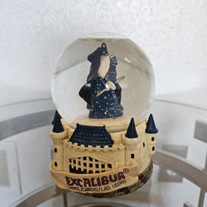 Vintage Excalibur Hotel Casino Las Vegas Wizard Musical Snow Globe/Wizard Snow Globe/Excalibur Snow Globe/Musical Snow Globe