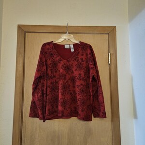 Liz Claiborne Red Floral Lurex Blouse/Liz Claiborne Villager Blouse/Lurex Blouse