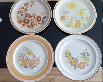Vintage Mismatched Steinzeug Speiseteller/Mismatched Essteller/Steingut Teller/Floral Steinzeug Teller/Mismatched Tellers