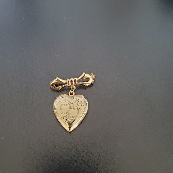 Gold Tone Heart Locket Pin/Heart Locket/Heart Locket Pin/Heart Pin/Heart Brooch/Heart Costume Jewelry/Heart Costume Jewellery