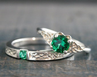 Celtic Wedding Set Emerald Wedding Ring Set His and Hers Engagement Rings for Him and Her Celtic Knot Rings Emerald Irish Wedding Rings