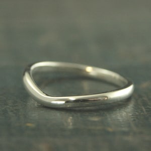 Silver Contoured Band Soft Curve V-Ring Curved Band Silver Wedding Band Women&#39;s Wedding Ring Slight Contour Ring Silver Plain Band