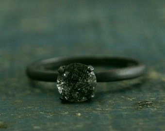 Anillo de compromiso negro plano--Anillo negro oxidado--Anillo de compromiso de cuarzo rutilado--Anillo de piedra negra--Compromiso de piedra oscura--Negro simple