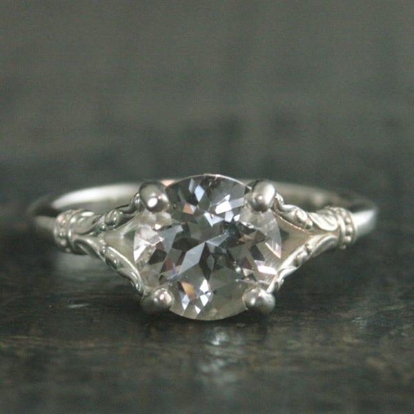 Pierścionek Elsa Srebro Sterling Rozdzielony Oprawka Solitaire 8 mm Kamień Arendelle Wzór Frozen Pierścionek Koktajlowy Duży Kamień Solitaire Moissanite