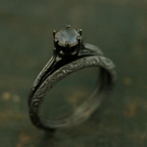 Dark Atlantean Bridal Set 5mm Labradorite Engagement Ring Set Black Silver Engagement Ring and Band Engraved Knife Edge Band Set Oxidized