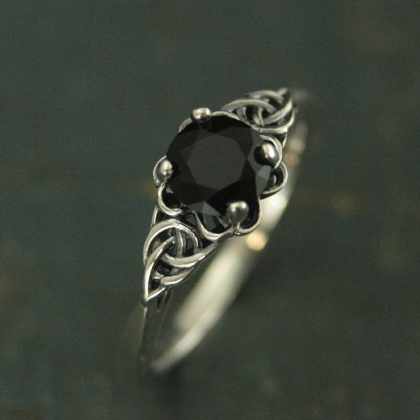 Anillo celta de plata Ónix negro Ónix facetado de corte completo El anillo del cuervo Anillo de compromiso único Anillo de piedra negra Falso diamante negro Nudo celta