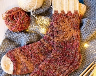 Magic Heel Socks Knitting Pattern DK Wt Mohair Easy Knit Socks for Women