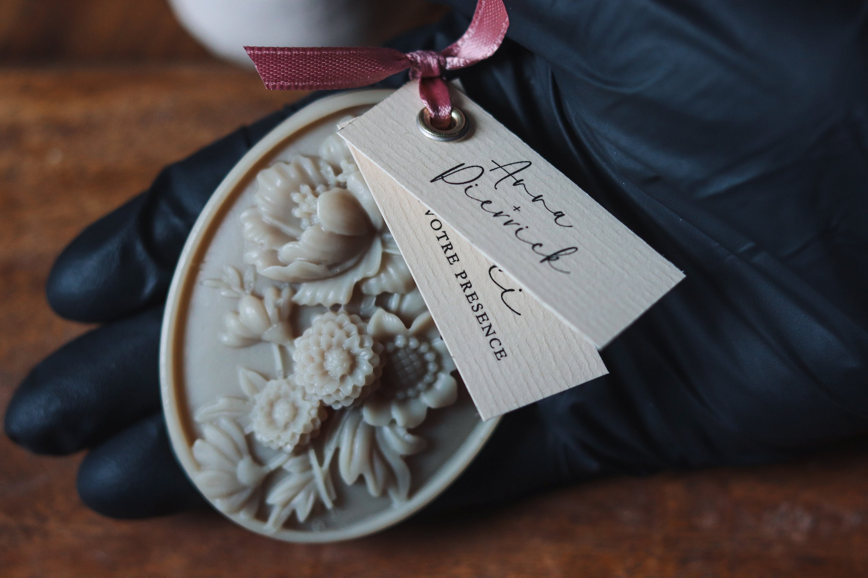 Fondants Parfumés en Cire Naturelle – Cadeaux Élégants Personnalisés