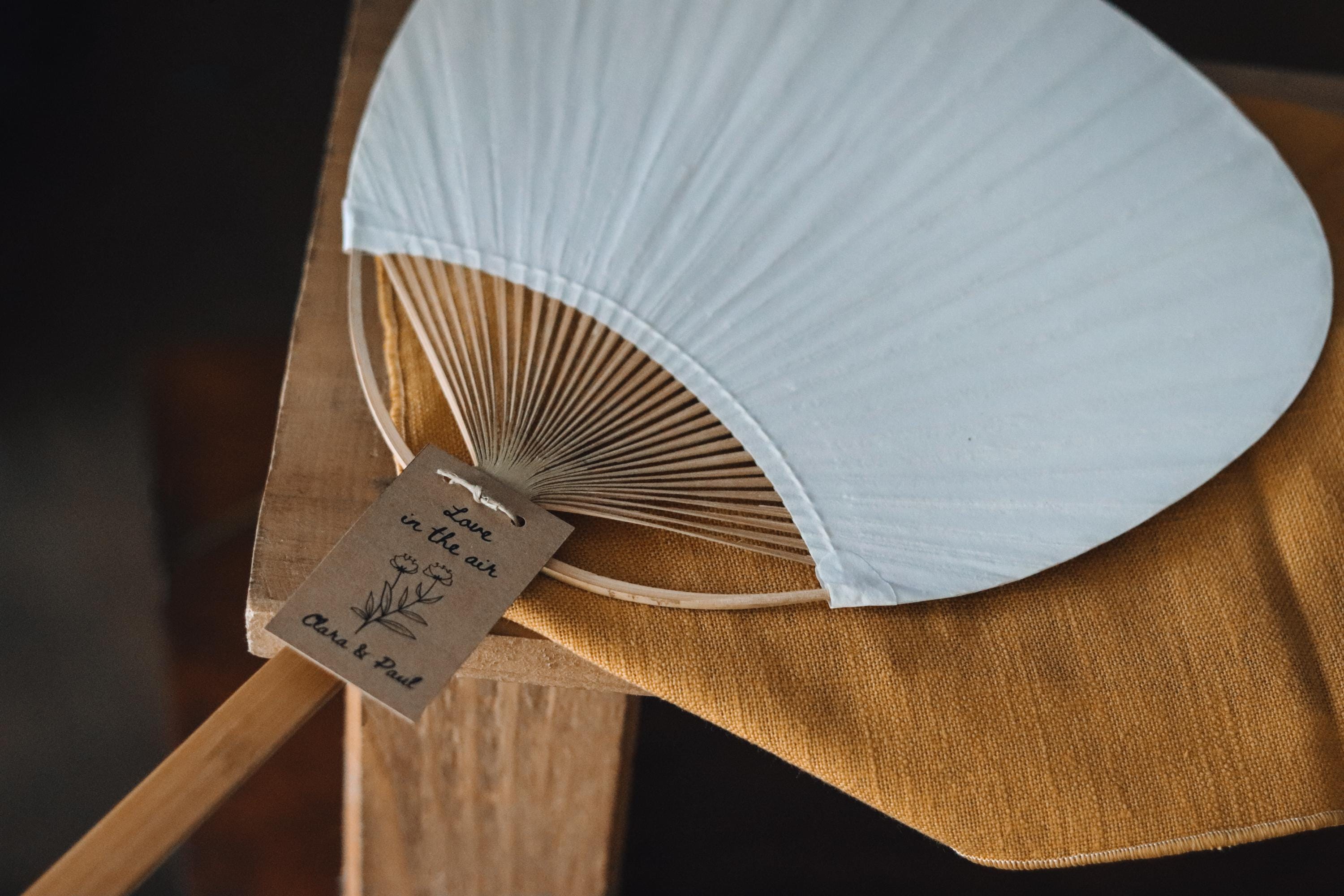 Éventails élégants pour vos invités de mariage