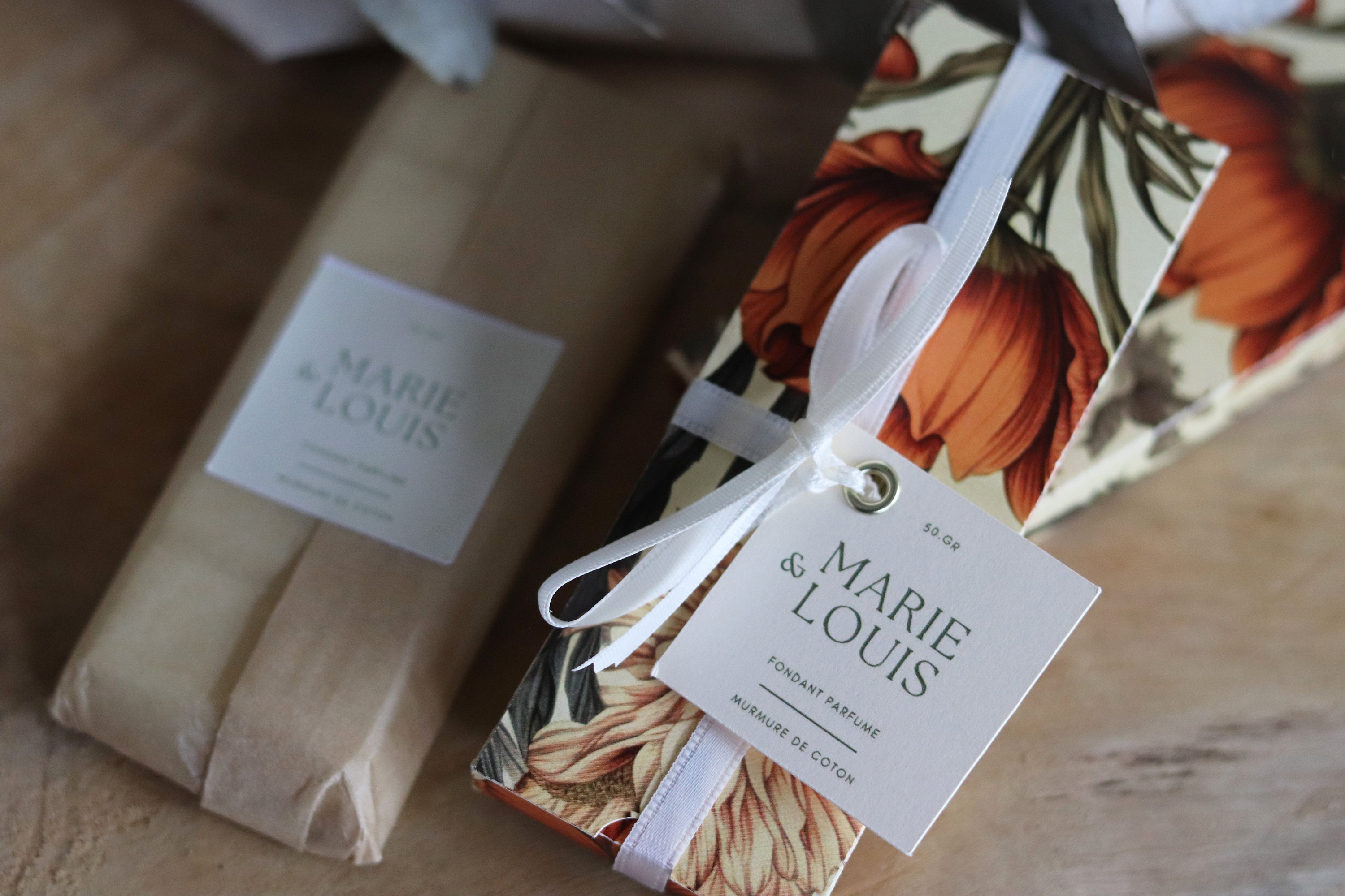 Tablette parfumée élégante et personnalisable pour mariage