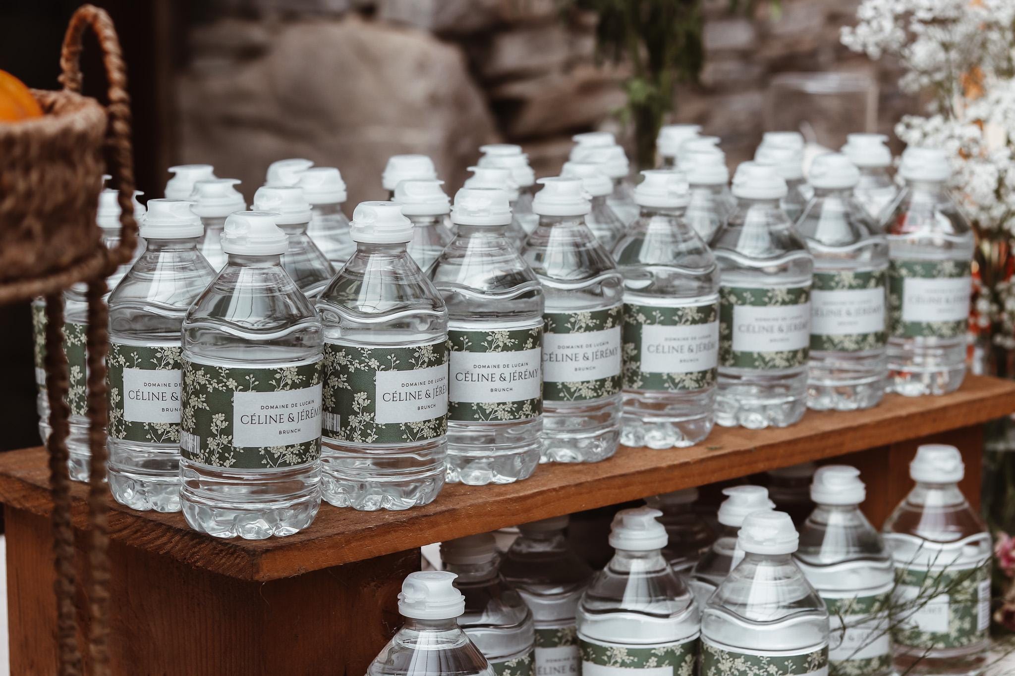 Étiquettes Personnalisées pour Bouteilles d’Eau Élégantes