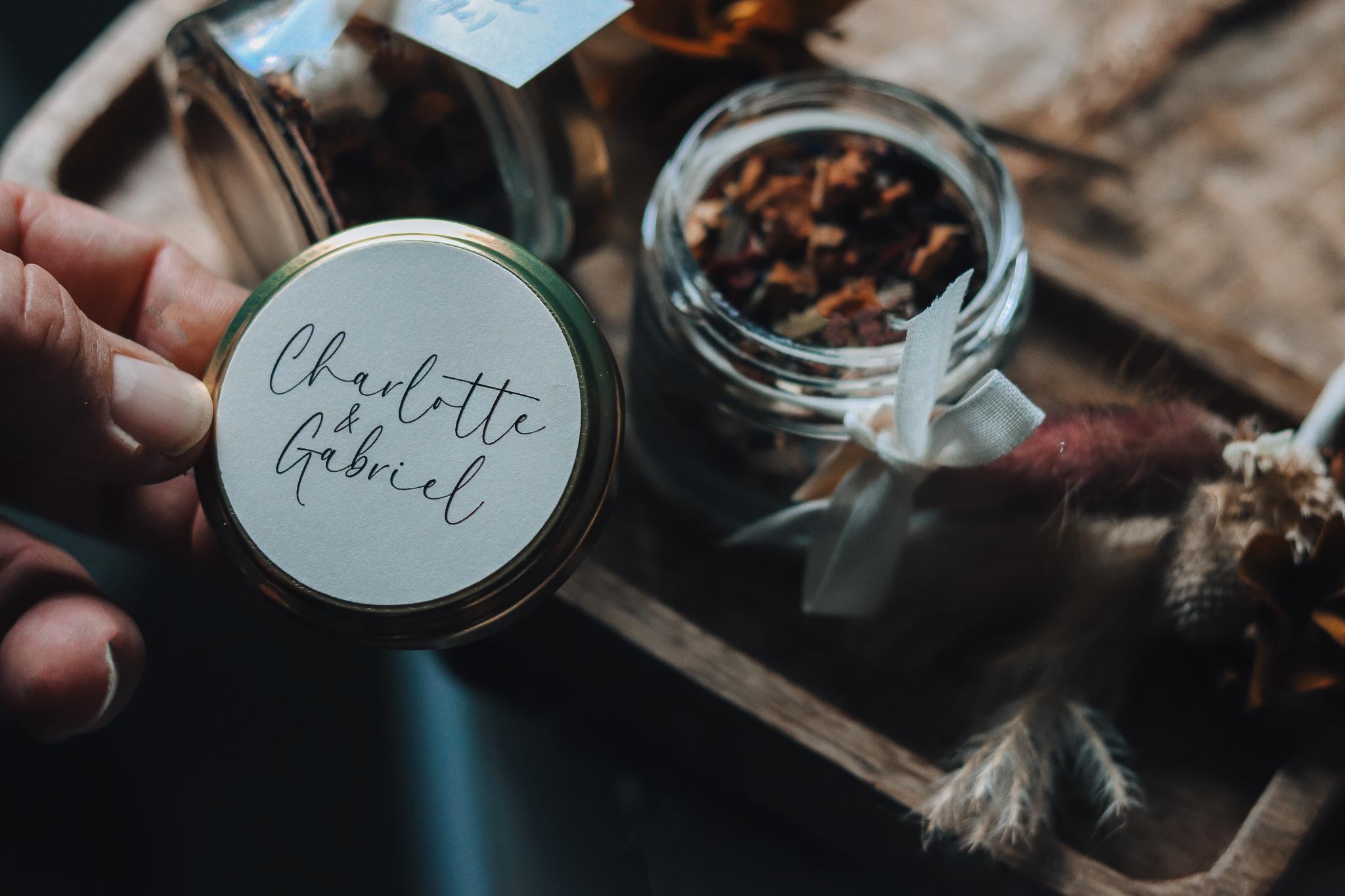 Pots de thé personnalisés pour invités de mariage avec prénoms