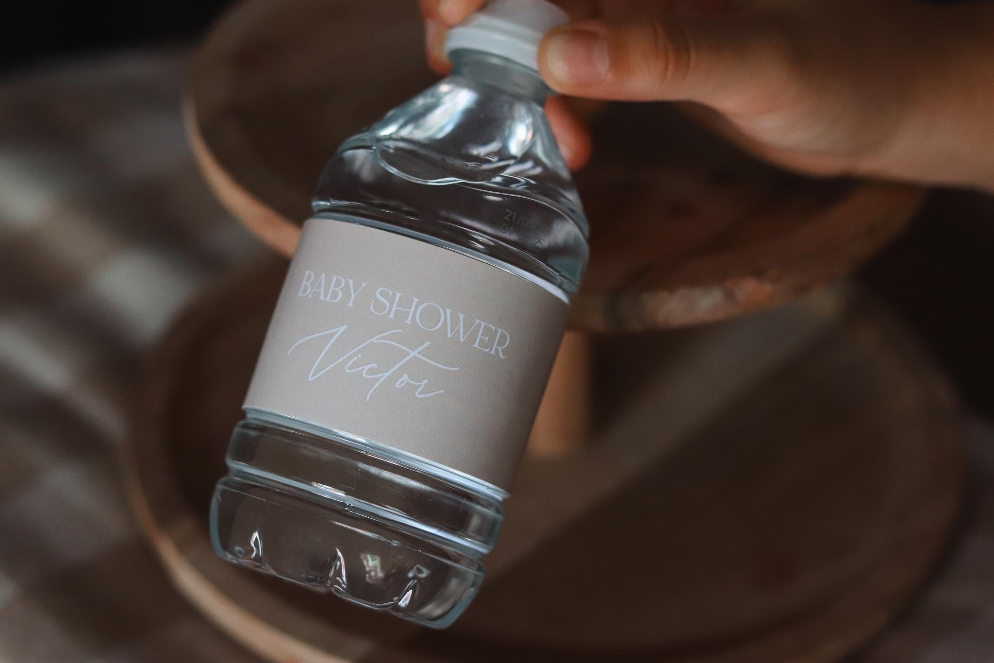 Étiquettes Personnalisées pour Bouteilles d’Eau Élégantes