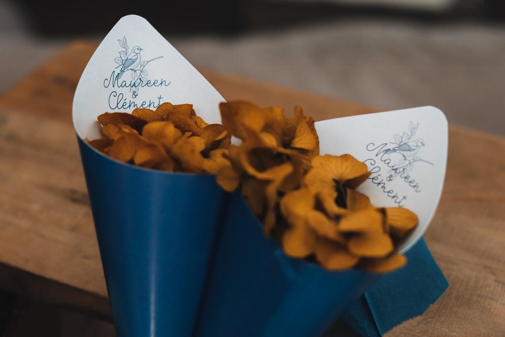 Cônes de mariage personnalisés élégants pour votre cérémonie