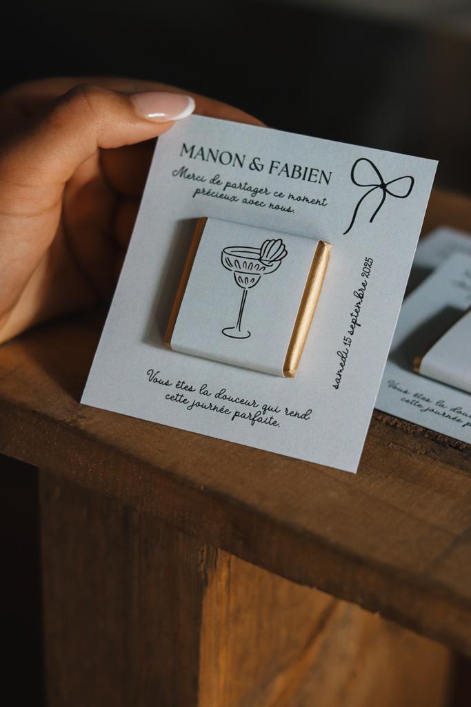 Carte Personnalisée avec Chocolat au Lait pour Invités