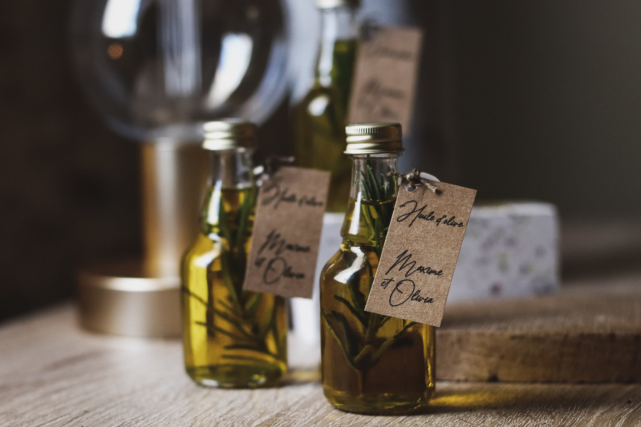 Mini bouteille d’huile d’olive bio infusée au romarin – 30ml