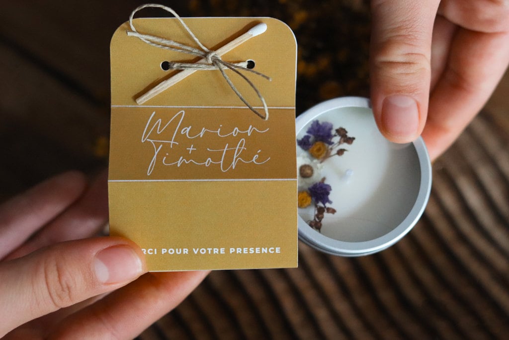 Bougie Parfumée Personnalisée avec Fleurs Séchées – Mariage