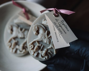 Fondants Parfumés Floraux en Cire Naturelle - Cadeaux d'Invités Personnalisées et Élégants