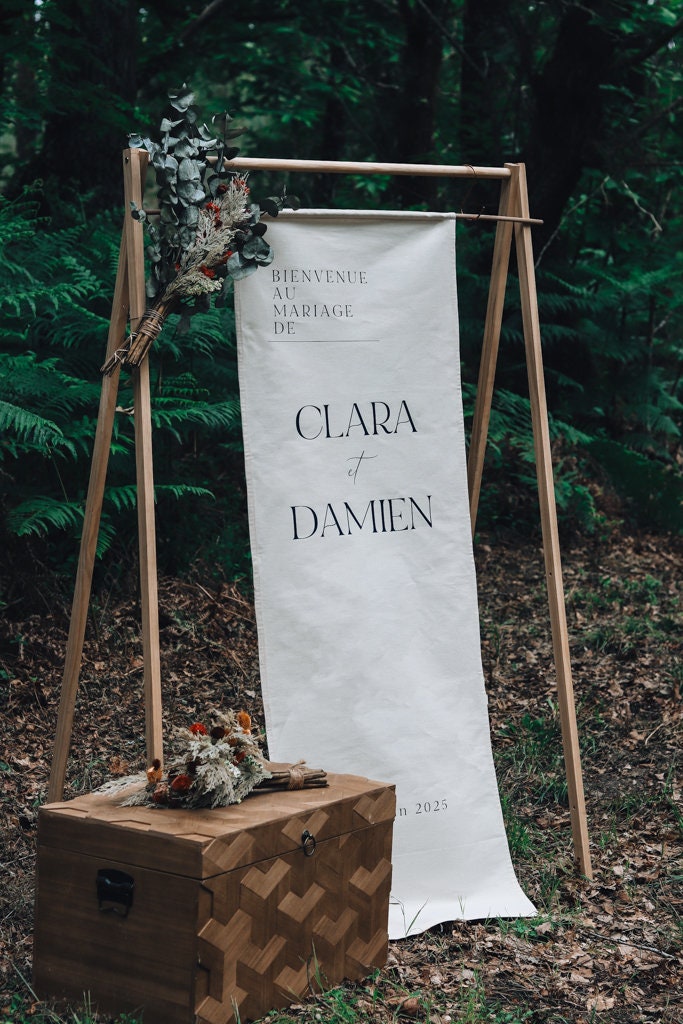 Tenture Personnalisée Élégante pour Mariage Unique