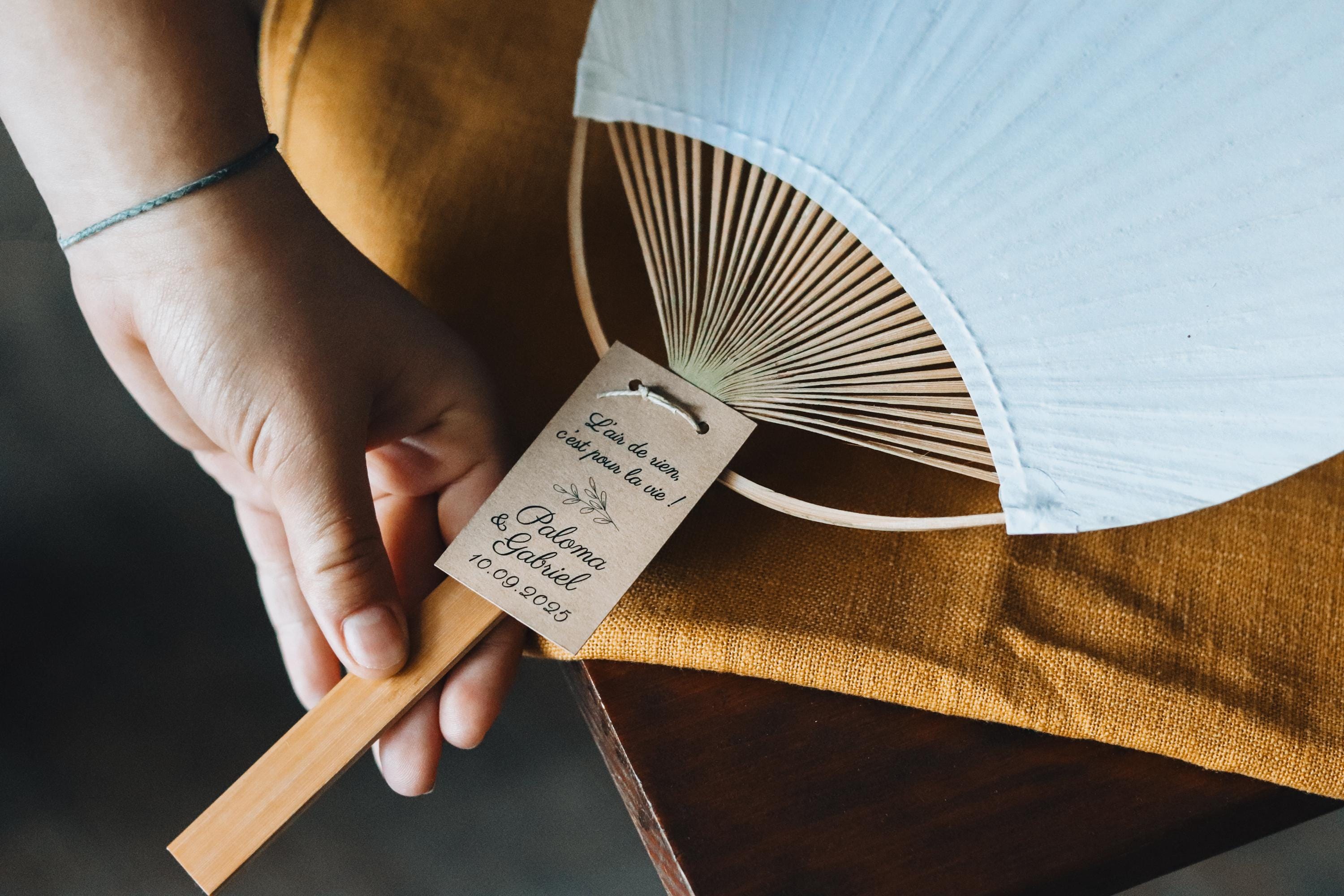 Éventails personnalisés pour cadeaux invités élégants