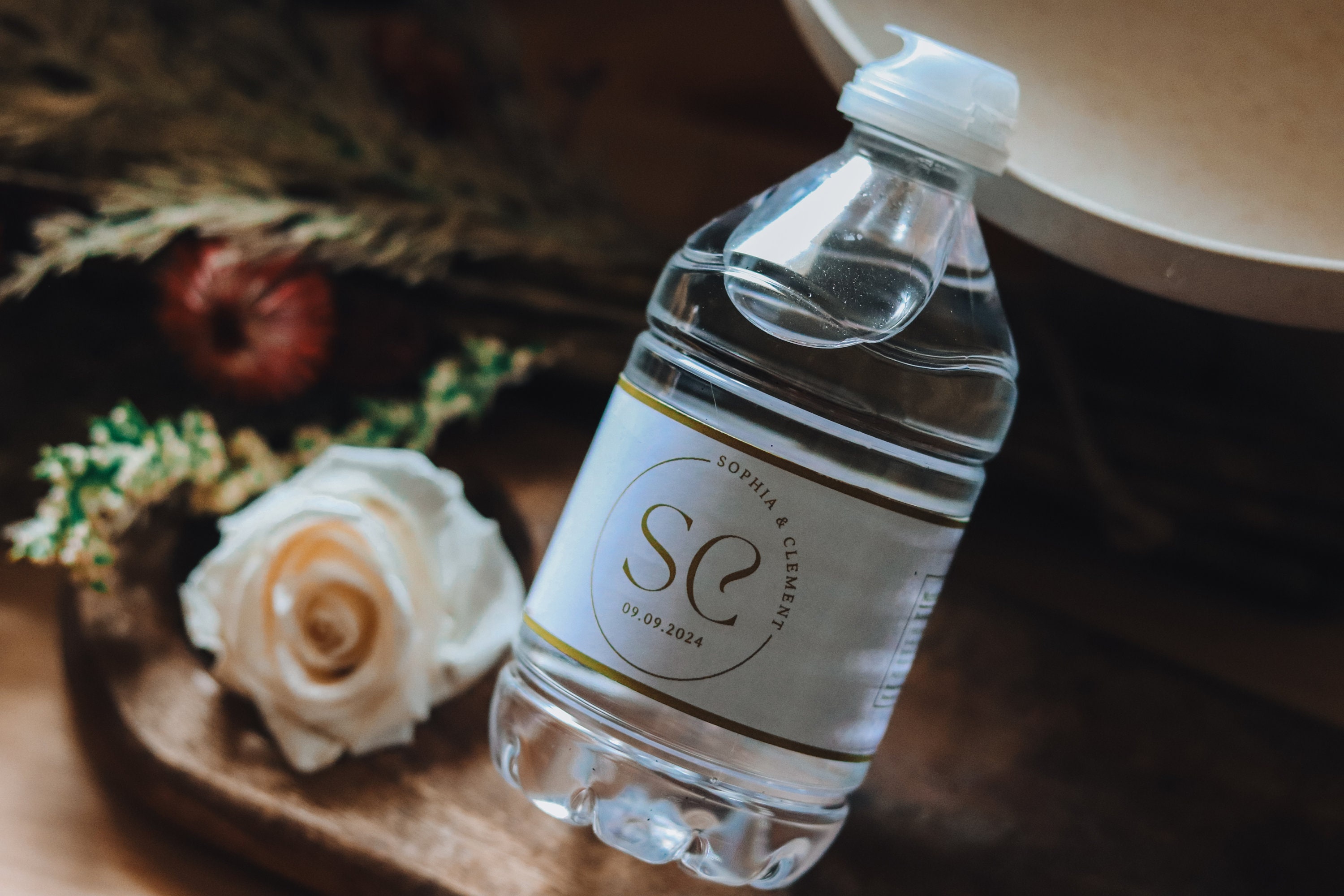 Étiquettes personnalisées pour bouteilles d’eau élégantes