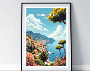 Puede incluir: Una impresión artística enmarcada que presenta una vibrante ilustración de Sorrento, Italia. La obra de arte muestra una ciudad costera con edificios coloridos, exuberante vegetación y un sereno mar azul bajo un cielo brillante con nubes esponjosas. El texto "SORRENTO ITALY" se muestra en la parte superior.