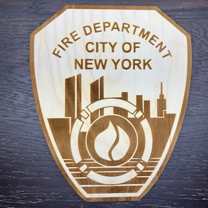 Departamento de bomberos de la ciudad de Nueva York / Madera contrachapada de abedul de 1/4'' / Grabado con láser / 10'' - 14'' de alto