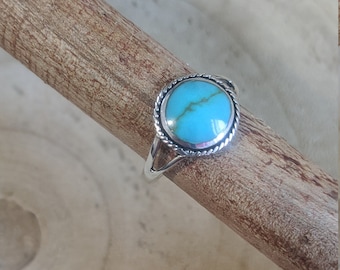 Round turquoise ring 6mm diameter turquoise. Textured skinny stacking ring Petite Turquoise silver ring