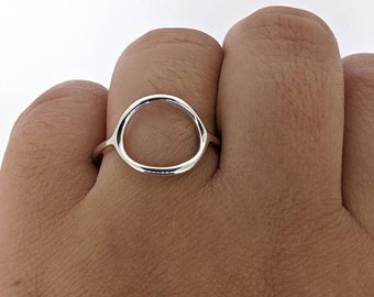 Circle Ring. 925 Sterling Silver Ring. Minimalist Geometric Ring. Open Circle Ring. Trendy Jewelry. Gift for Her.