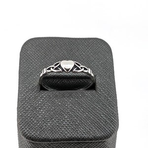 925 Sterling Silver Celtic Heart Ring - Dainty Jewelry Gift for Her - Birthday and Anniversary Gift - Girlfriend Ring