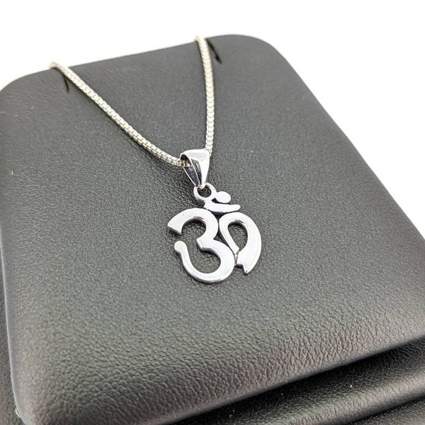 Om Sign Pendant Necklace.  925 Sterling Silver Om Pendant with box chain. Layering Necklace.