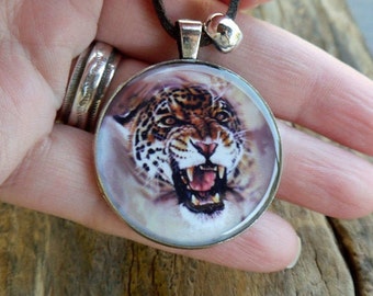 Collar con colgante de jaguar "Actitud"