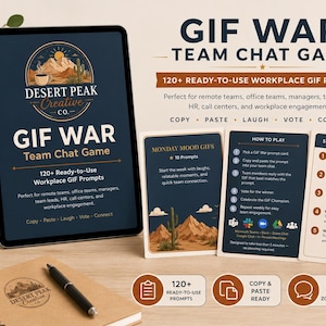 Peut inclure: Une tablette numérique affichant le titre GIF WAR Team Chat Game, accompagnée de trois cartes imprimées détaillant les instructions et les invites du jeu. Un mug de marque et un carnet à spirales avec un stylo sont posés sur une surface en bois.