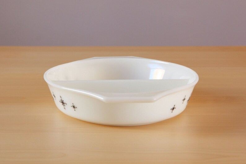 Vintage Pyrex Promotional Black Compass 1.5 Quart Divided Casserole Dish