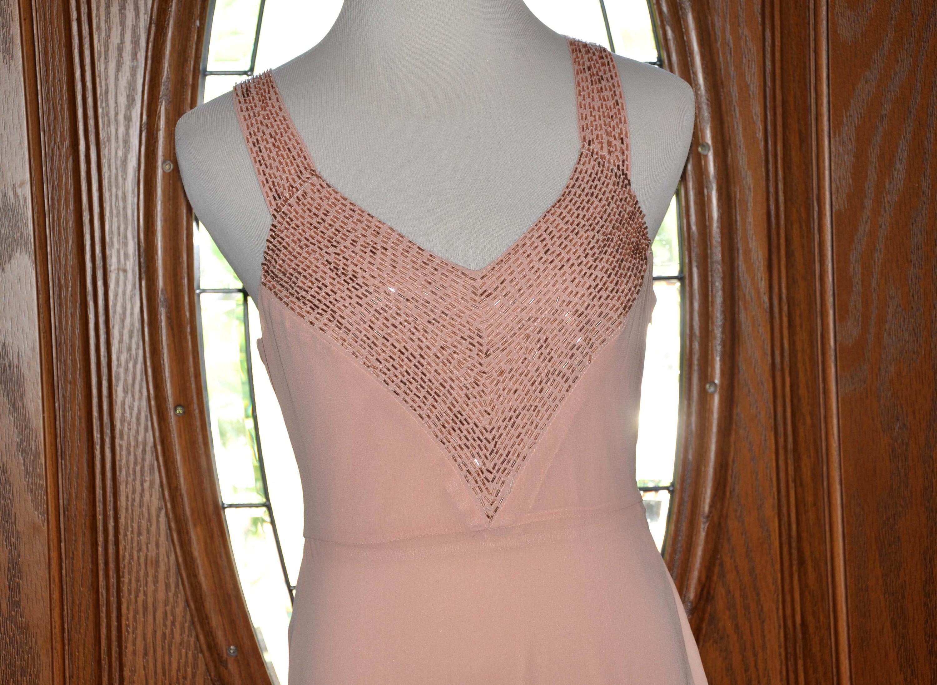 forever 21 beaded dress Peach V-neck Formal Evening Gown, Pastel Peach Beaded Formal Gown, Beaded Peach Gown, Sz 2 Beaded Evening Gown neckline with adjustable cami
