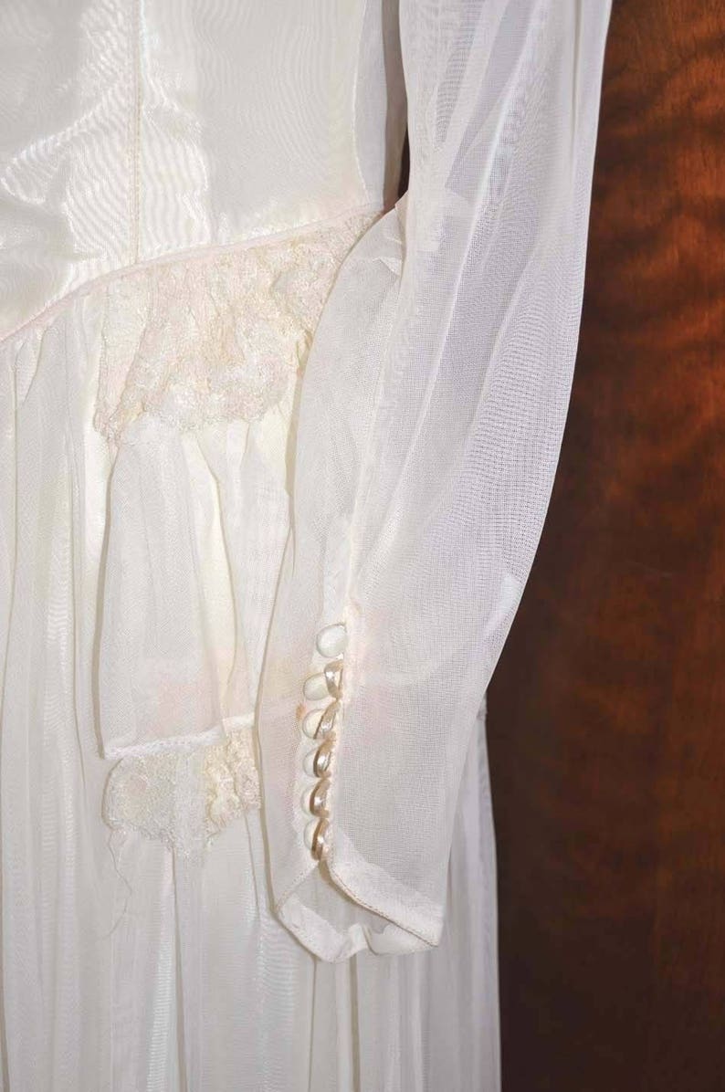 Vintage White/Vanilla Wedding Gown With Long Sleeves and Lace Neckline, Antique Wedding Gown, Vintage Wedding Dress, White Bridal Gown image 6