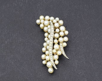 Vintage Signed ART Rhinestone and Pearl Clusters Brooch Pin