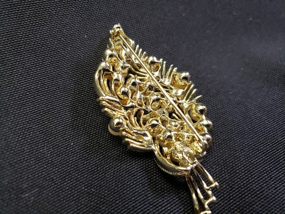 Vintage Gold Tone Faux Pearl Leaf Shape Brooch - image 5