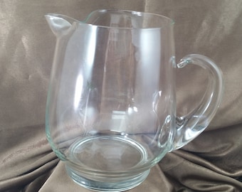 Beverage Water Pitcher With Curved Handle - 2 1/2 Quart - 8 3/4&quot; Tall - Glass